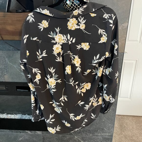 Black floral blouse - Picture 2 of 3